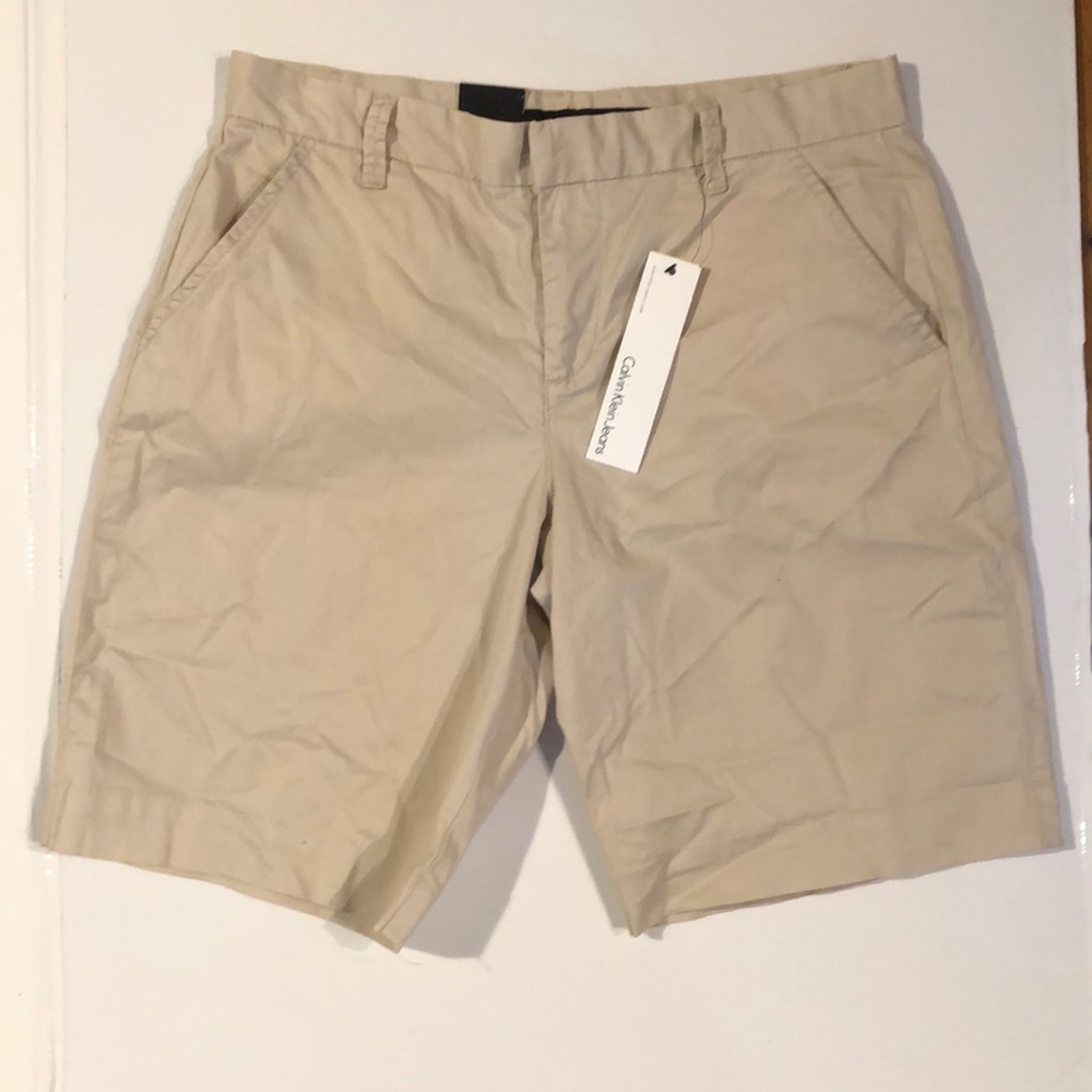 Calvin Klein Bermuda shorts, size 6 NWT